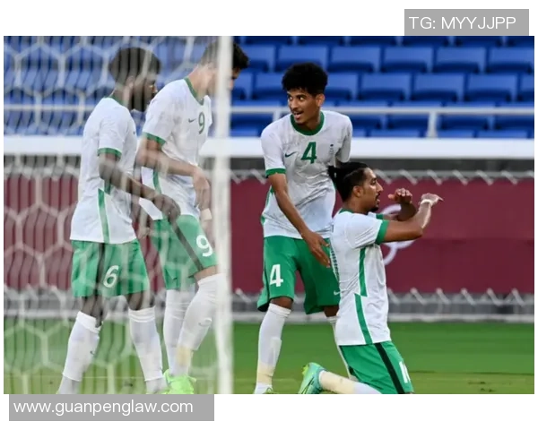 聚焦足球巨星卡乌尔 马斯切拉诺:从荣耀到遗憾的UCL征程解析 聚焦足球巨星卡乌尔 马斯切拉诺:从荣耀到遗憾的UCL征程解析